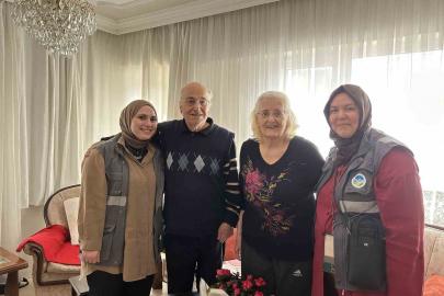 Engelleri sevgiyle aştılar: 65 yıllık evlilik Sakarya Büyükşehirle kutlandı