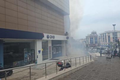 Ereğli’de AVM jeneratörü korkuttu, cadde duman altında kaldı, vatandaşlar panikledi