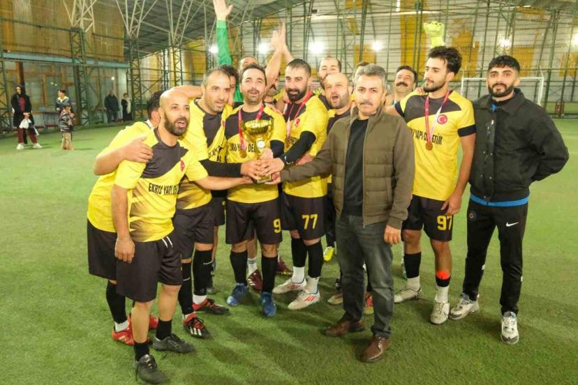 Erzincan Belediyesi Birimler Arası Halı Saha Futbol Turnuvası sona erdi