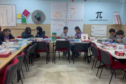 Erzincan’da matematik artık daha eğlenceli: Zekâ oyunlarıyla donatılmış yenilikçi sınıf açıldı
