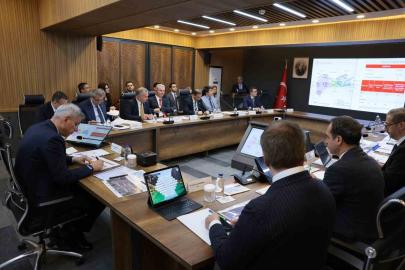 Erzincan’da sağlık yöneticileri toplantısı: "Sağlıklı Türkiye Yüzyılı Vizyonu masaya yatırıldı"