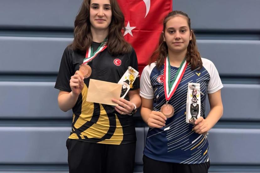 Erzincanlı badmintonculardan Macaristan’da çifte bronz madalya