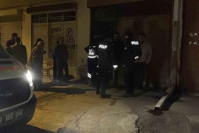 Eşinden haber alamayınca garaja indi, otomobilin içinde ölü buldu