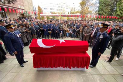 Eskişehirli şehit üsteğmen Emre Mercan gözyaşlarıyla son yolculuğuna uğurlandı