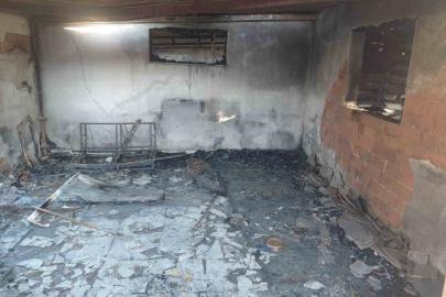 Evde çıkan yangında hayatını kaybetti, 20’den fazla kedi de telef oldu