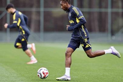 Fenerbahçe günü çift antrenmanla tamamladı