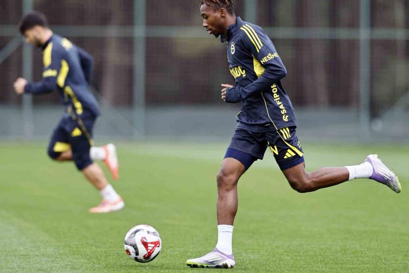 Fenerbahçe günü çift antrenmanla tamamladı