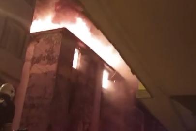 Gaziantep’te 4 katlı bina alevlere teslim oldu