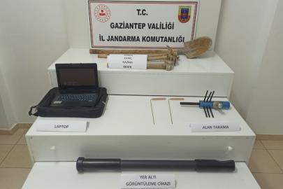 Gaziantep’te define bulmak amacıyla kaçak kazı yapan 9 şahıs suçüstü yakalandı