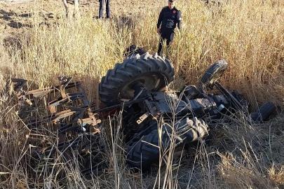 Gaziantep’te devrilen traktörün sürücüsü hayatını kaybetti
