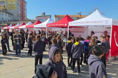 Gazze için hayır çarşısı oluşturdular