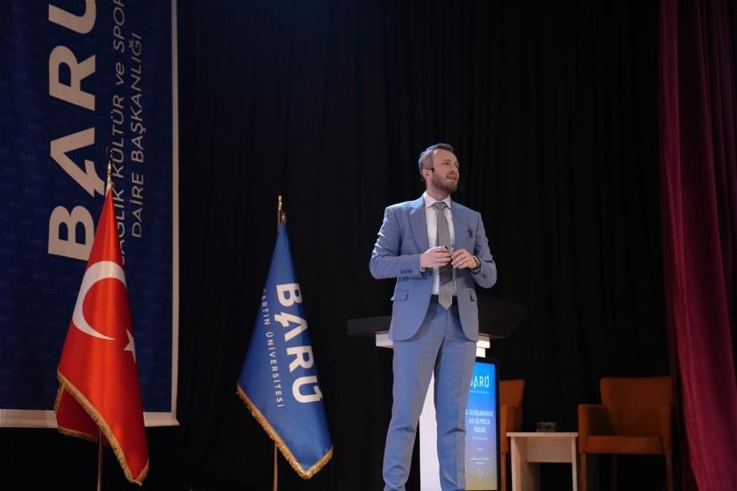 Geleceğin Türkiye’si için Okan Hocaoğlu güvenli konutların önemine dikkati çekti