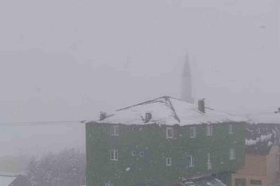 Giresun yaylaları beyaza büründü