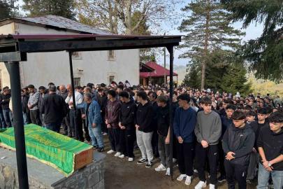 Giresun’da genç futbolcu Samet Şahin son yolculuğuna uğurlandı