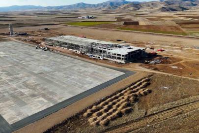 Gümüşhane ve Bayburt’un dünyaya açılacak kapısı olan havalimanı hızla yükseliyor