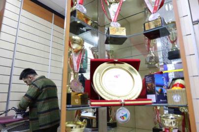 Gündüz terzi, akşam bilardo şampiyonu