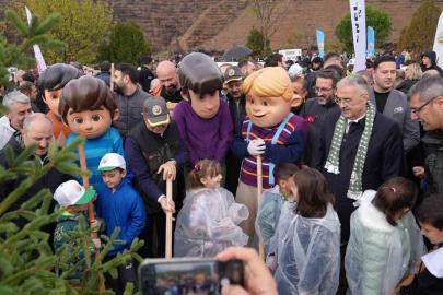 Gürsu tek yürek oldu, binlerce fidanla doldu