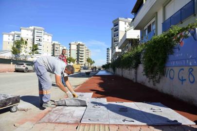 Güzeloba’da kaldırım çalışması tamamlandı
