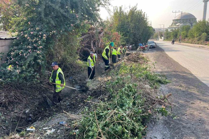 Hatay’da 66 kilometrelik yağmur suyu ve ızgara temizliğinden toplamda 53 kamyon katı atık çıktı
