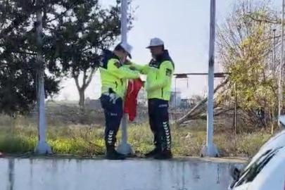 Hayrabolu Jandarması’nın bayrak hassasiyeti duygulandırdı