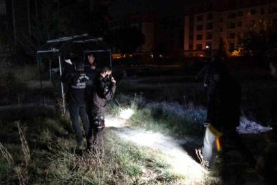 Hırsızlık zanlıları kaçarken silahla işçiyi yaraladı