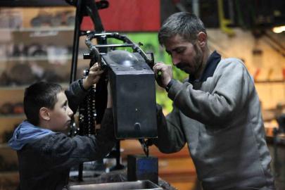 Hurdaya dönen Jawa motosikletler atölyede yeniden gün yüzüne çıkıyor