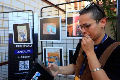 İranlı ressam 150’ye yakın eserinin kaybolduğu iddiasıyla polise başvurdu