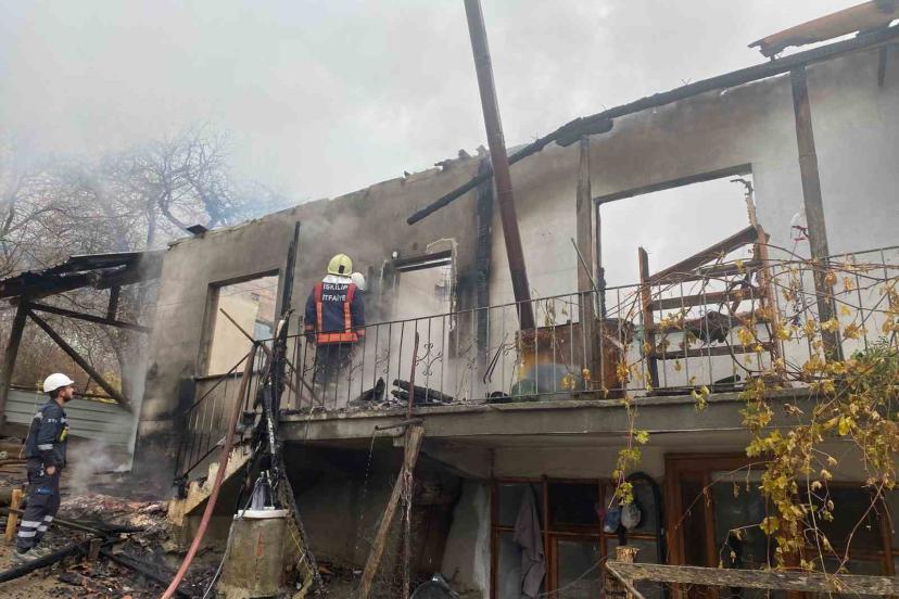 İskilip’te müstakil ev alev alev yandı