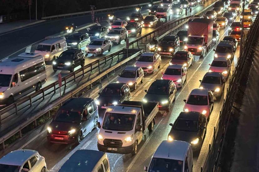 İstanbul’da ara tatil öncesi trafik yoğunluğu yüzde 85’e ulaştı