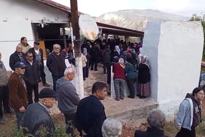 İstanbul’da otel odasında öldürülen Melisa, memleketi Tokat’ta toprağa verildi