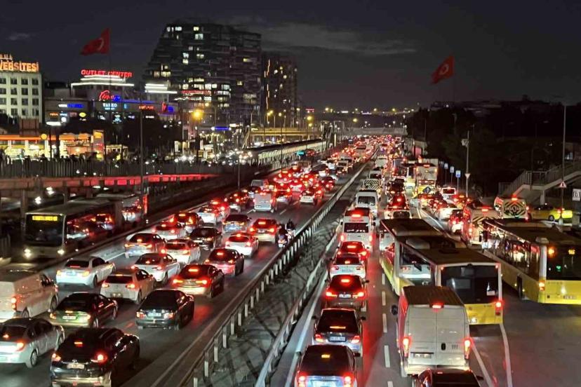 İstanbul’da trafik yoğunluğu yüzde 78’e ulaştı