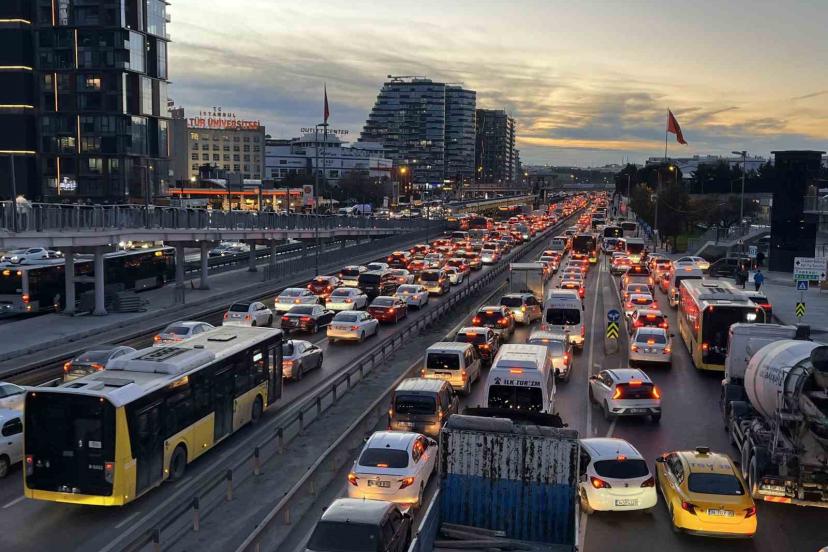 İstanbul’da trafik yoğunluğu yüzde 89’a ulaştı