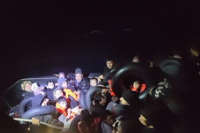 İzmir açıklarında 14 göçmen kurtarıldı, 35 göçmen yakalandı