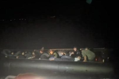 İzmir açıklarında 20 düzensiz göçmen yakalandı