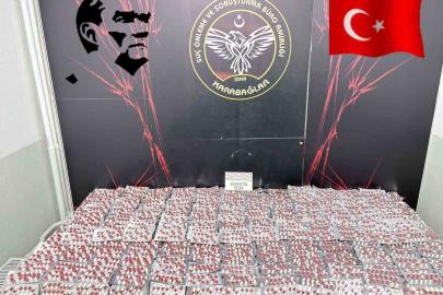 İzmir’de sentetik uyuşturucu operasyonu: 2 gözaltı