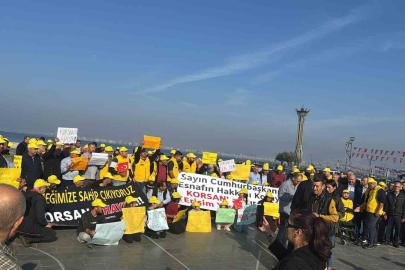 İzmir’de taksicilerden ‘korsana hayır’ konvoyuna başkandan şartlı destek