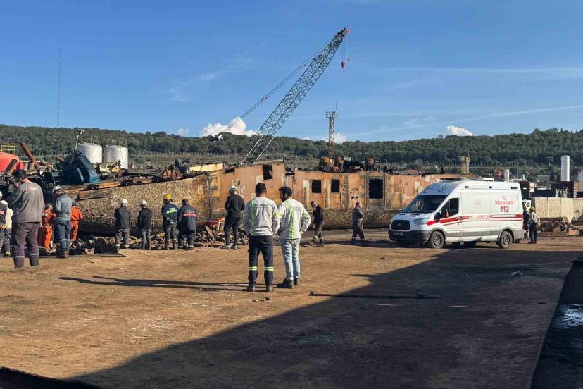 İzmir’de üzerine parça düşen işçi hayatını kaybetti