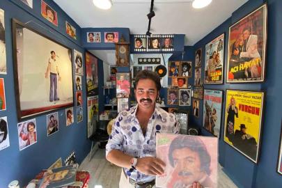 İzmir’in nostaljik sokağında Ferdi Tayfur esintisi