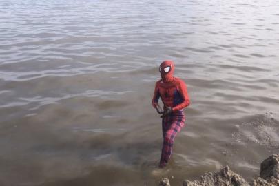 İzmirli Spiderman’den Van Gölü’ne dikkat çeken dalış