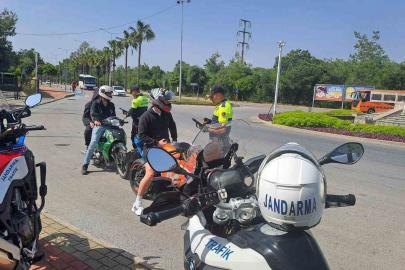 Jandarma ekiplerinden motosiklet denetimi