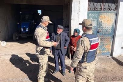 Jandarma Köylüleri Bilgilendirdi