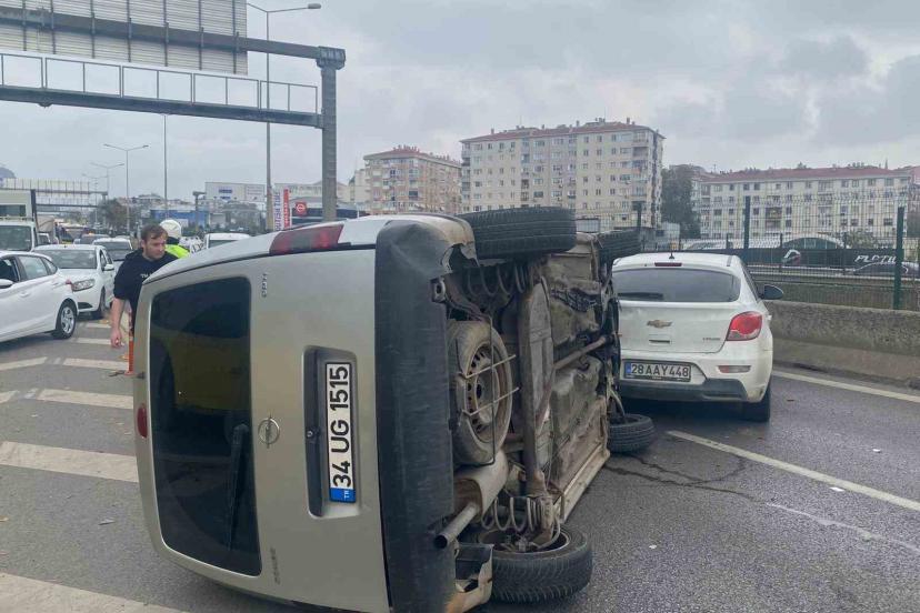 Kadıköy Avrasya Tüneli girişinde 3 araçlı kazada şans eseri yaralanan olmadı