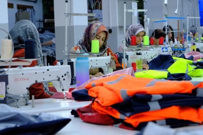 Kadın eliyle üretim: Erzincan’da günlük 1500 parça üretiliyor