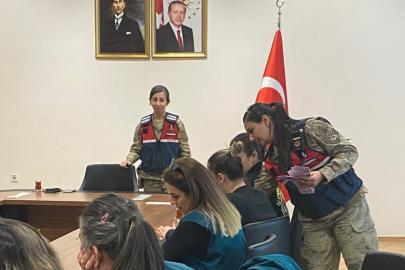 Kadın güvenlik güçlerinden KADES tanıtımı