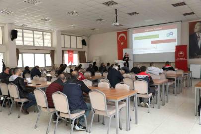 Kamu personeli, kadına yönelik şiddetle ilgili bilgilendirildi