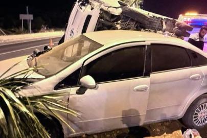 Kamyonet ile otomobil çarpıştı: 4 yaralı