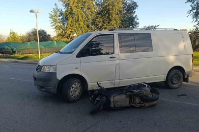 Kamyonet sürücüsünün dikkatsizliği kazayı beraberinde getirdi: 1 yaralı