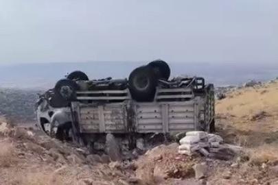 Kamyonet takla atarak ters döndü: 5 Yaralı