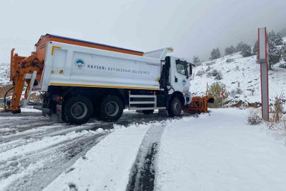 Kar yağdı, ekipler sahaya indi