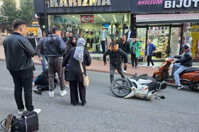 Karadeniz Ereğli’de motosiklet yayaya çarptı; 3 yaralı